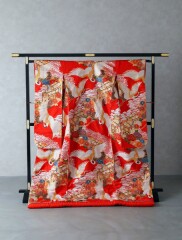 O119赤地鶴に御所車