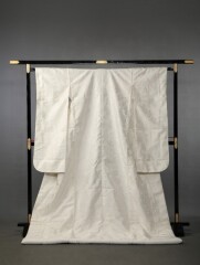 O105唐織菊花に松