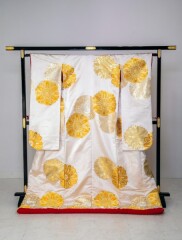 O112白地に花紋尽くし