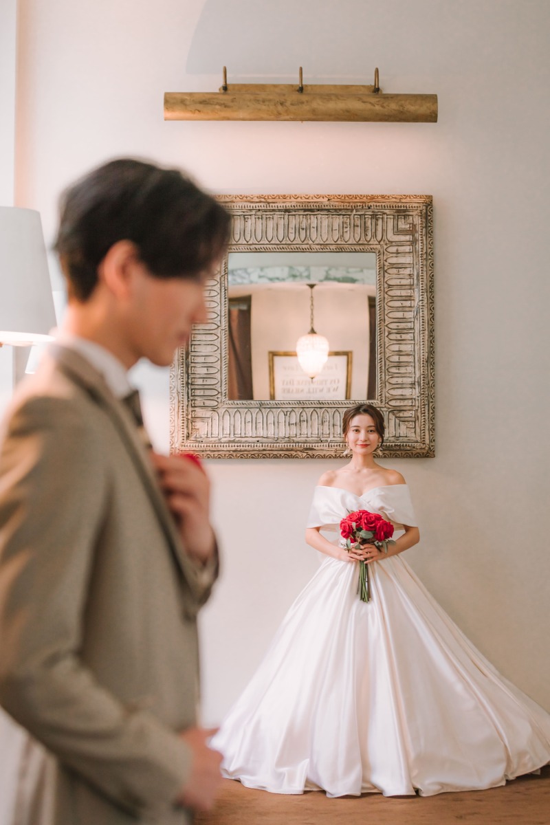 新郎を見つめるご新婦様♡