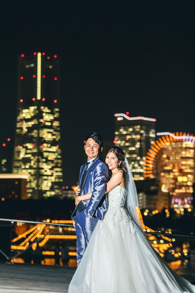 最後は夜景を背景にバックハグショット❣