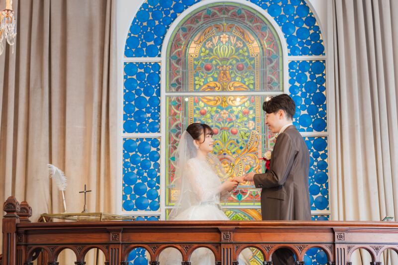 バンクドロアでチャペル撮影～華やかなチャペルで特別なお写真を～