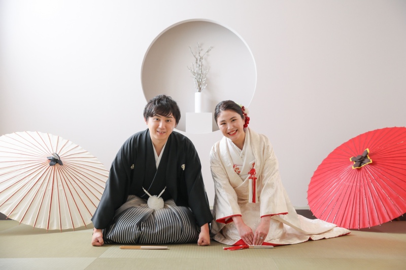 正座でのショットも！