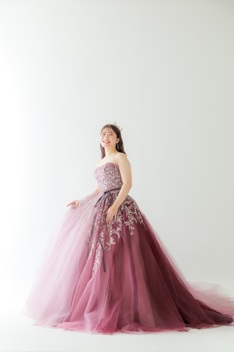 お次はカラードレスでご撮影❤