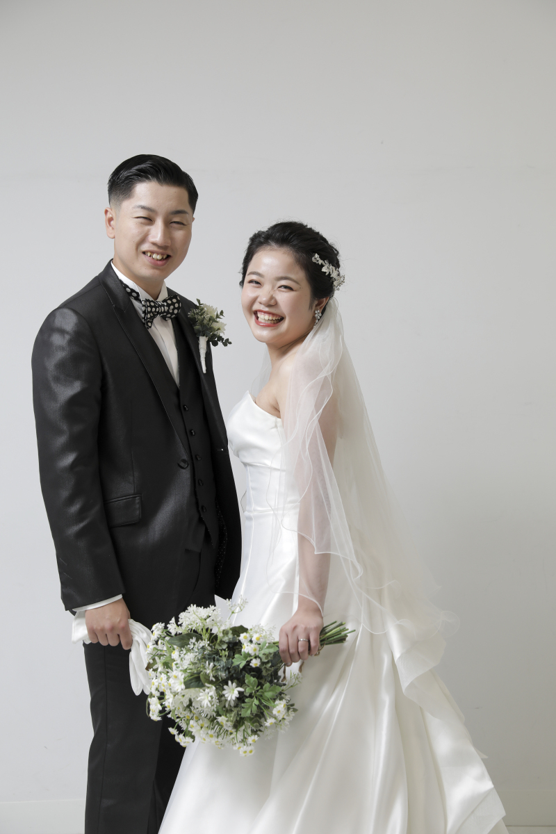 1着目はウエディングドレスで！