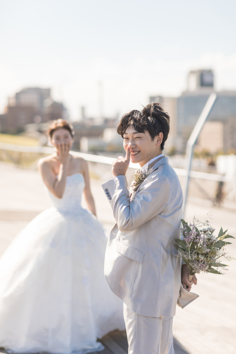 新郎様が持ってるのは、、、？