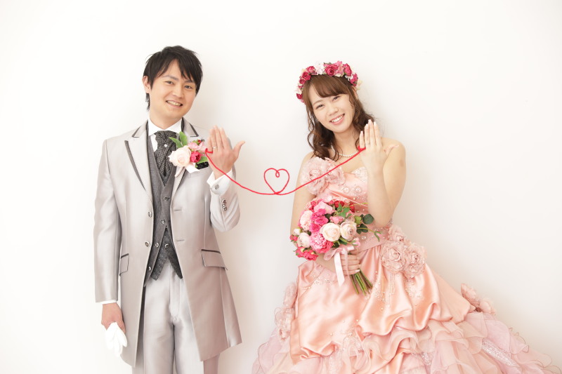 赤い糸で結ばれたお2人♡