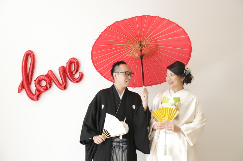 白無垢に色小物