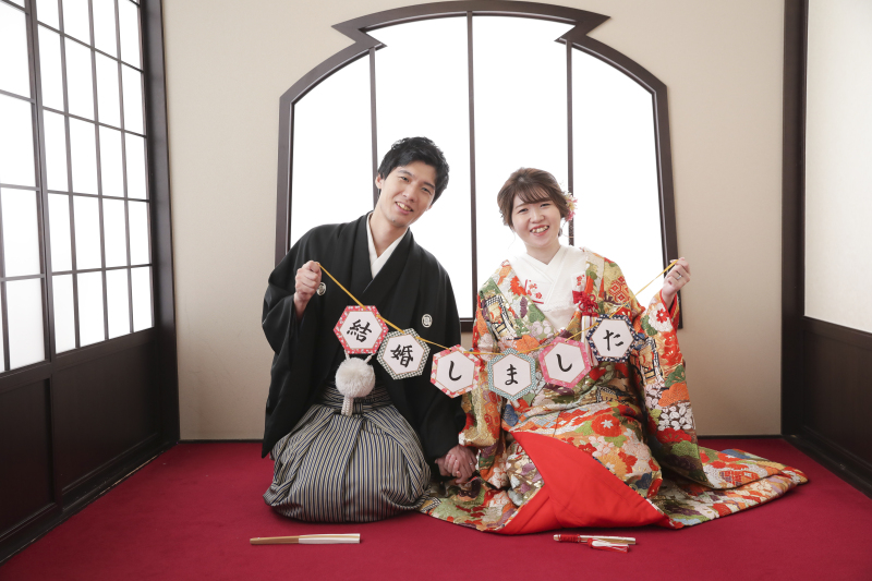 正座ショットもかわいらしく