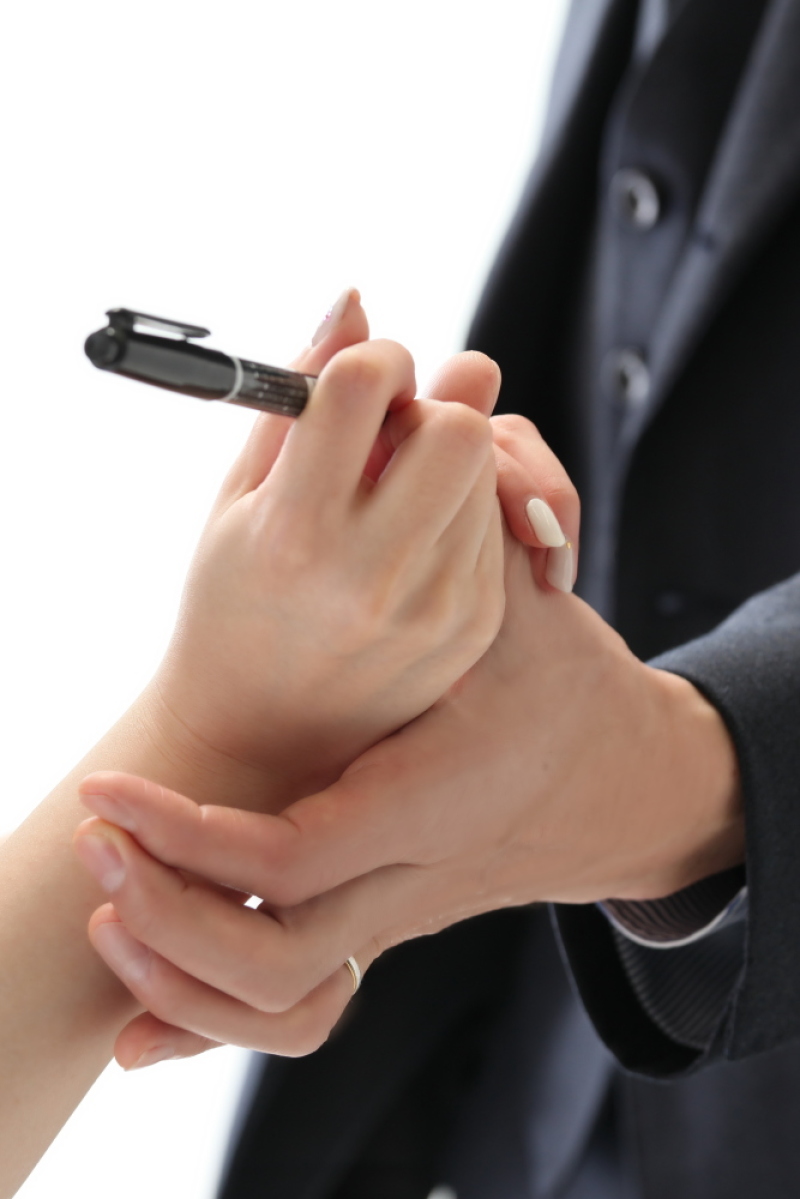 お互いの指先に♪