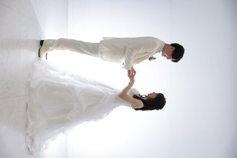 ワタベウェディング横浜ベイフォトスタジオ_ウエディングドレスが豊富