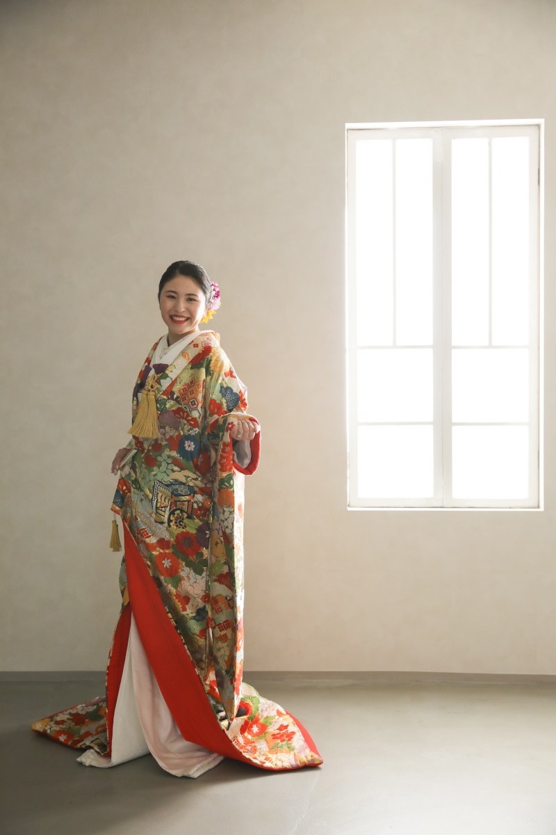 ワタベウェディング横浜ベイフォトスタジオ_色打掛・着物が豊富