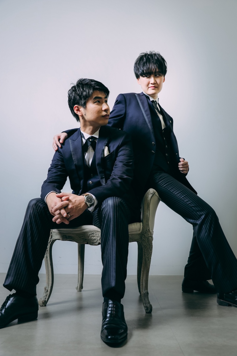 シックにスラックスを意識して