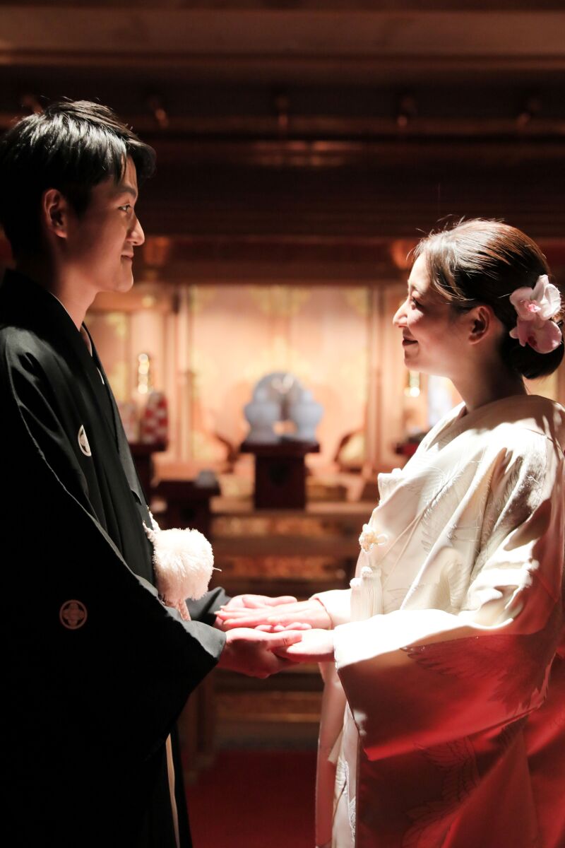 照れくさそうに