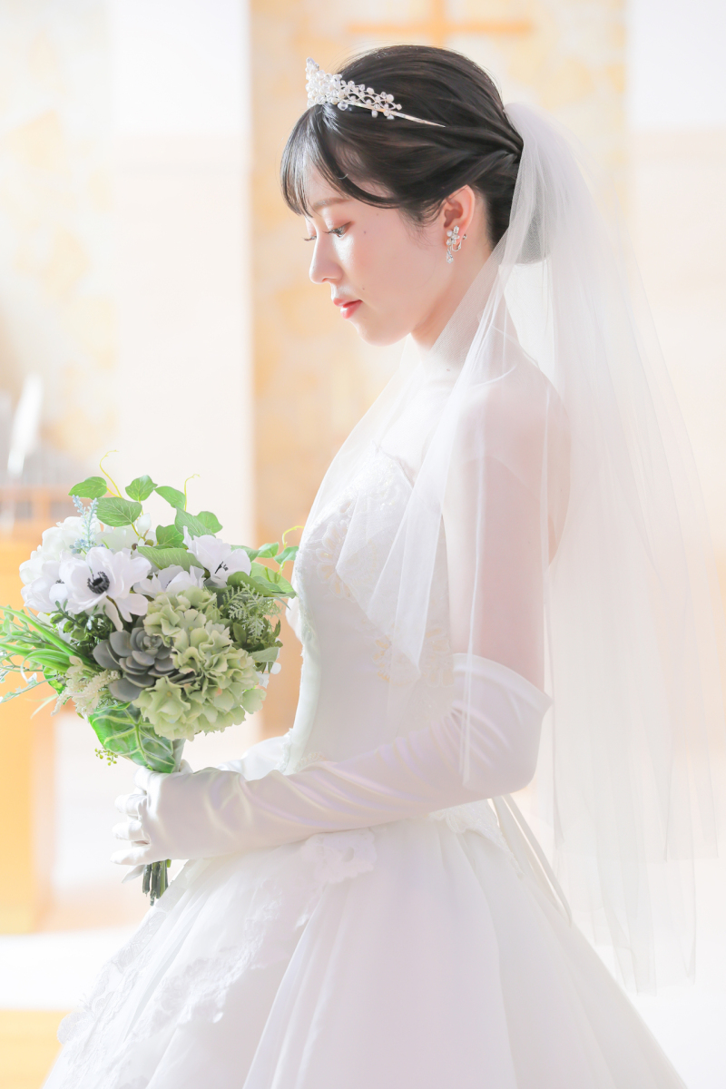 ベール姿は神々しく