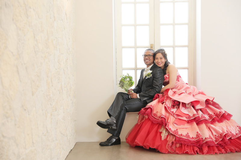 ピンクのドレスで