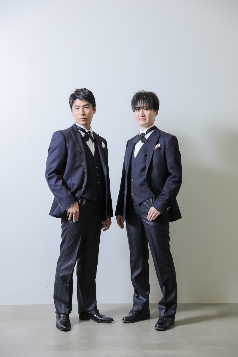 お揃いのタキシードで