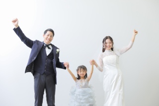 お揃いのドレスにて