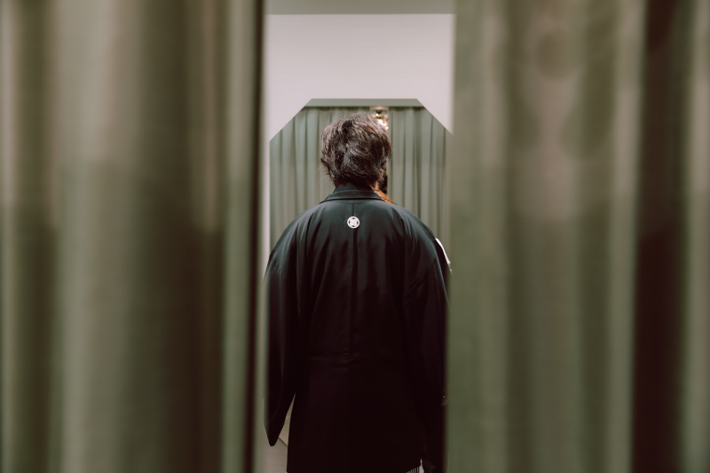 新郎　支度シーン１