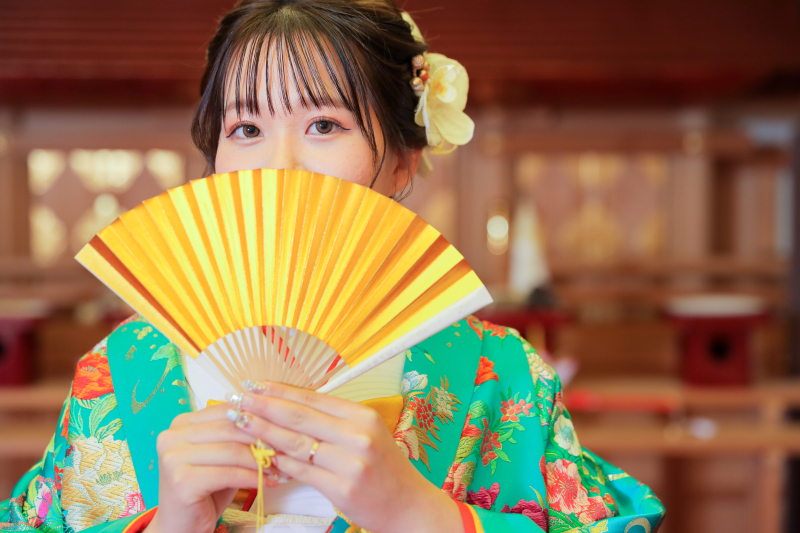 扇子からチラ見せ