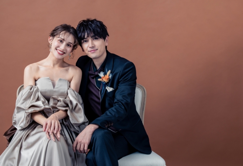 ワタベウェディング大阪フォトスタジオ_カラードレスが豊富