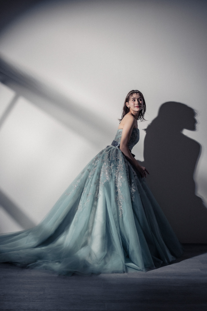 ワタベウェディング大阪フォトスタジオ_カラードレスが豊富