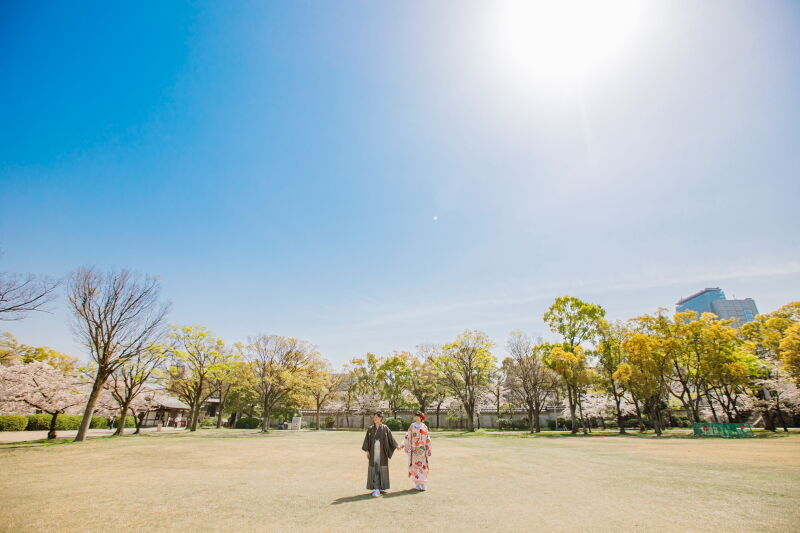 ワタベウェディング大阪フォトスタジオ_庭園で撮影できる