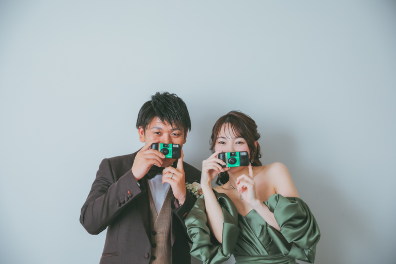 ワタベウェディング大阪フォトスタジオ_カラードレスが豊富