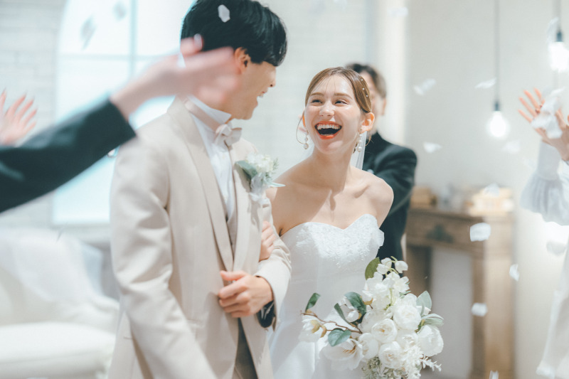 【リトル婚】大阪チャペルスタジオ　前撮りと挙式がセットの「リトル婚」和洋装プランは￥110,000～