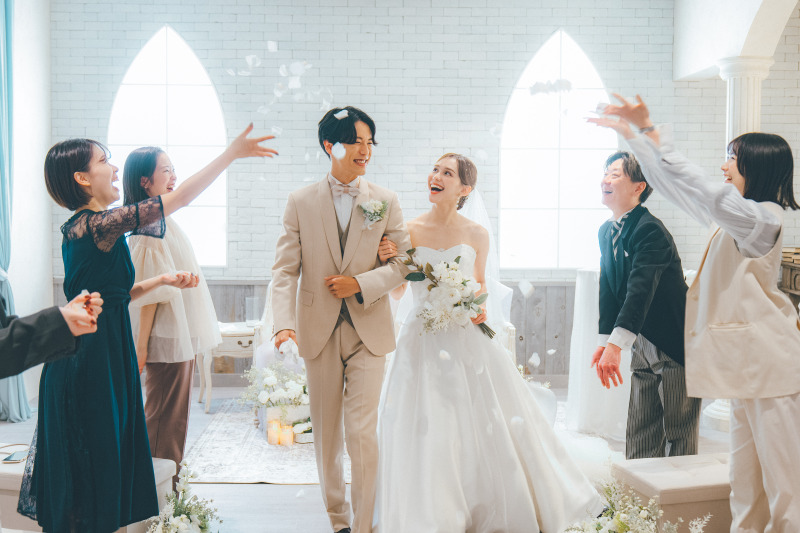 【リトル婚】大阪チャペルスタジオ　前撮りと挙式がセットの「リトル婚」洋装プランは￥77,000～