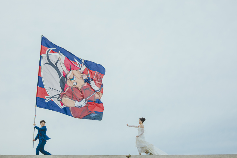 応援旗が映える海ロケ撮影!