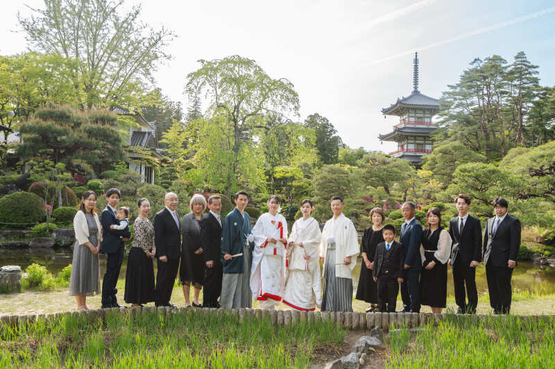 兄弟夫婦で家族写真&hellip;⁉