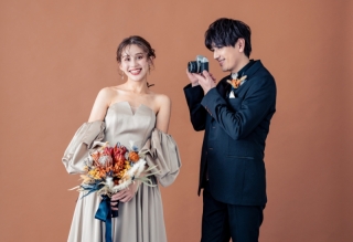 【年内撮影先取り！】新婦2着(洋装)✦25％オフ✦スタジオ撮影プラン《全データ付》データ納品7－10日以内！！