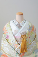 刺繡襟：利休茶地に金糸桜模様