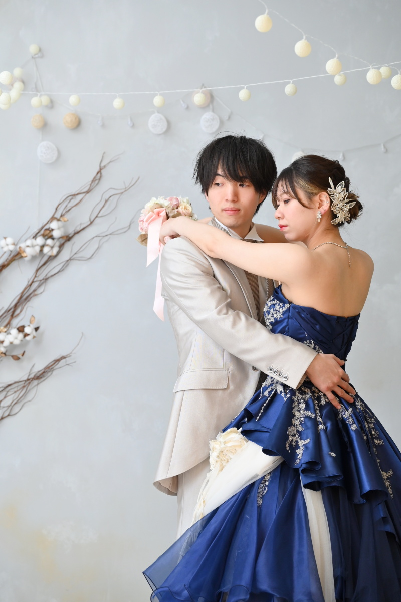 ドレスの後ろ姿も