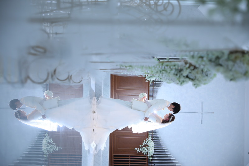 ウェディングドレスはチャペルで。