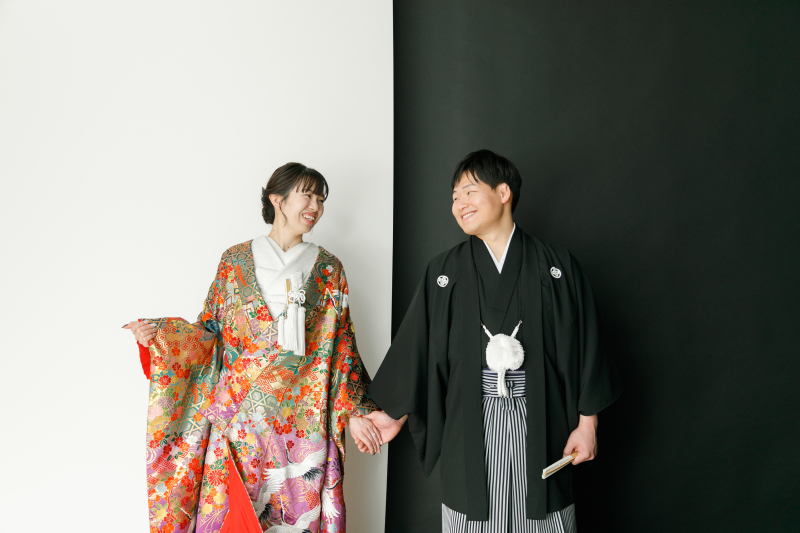 白と黒の背景でも