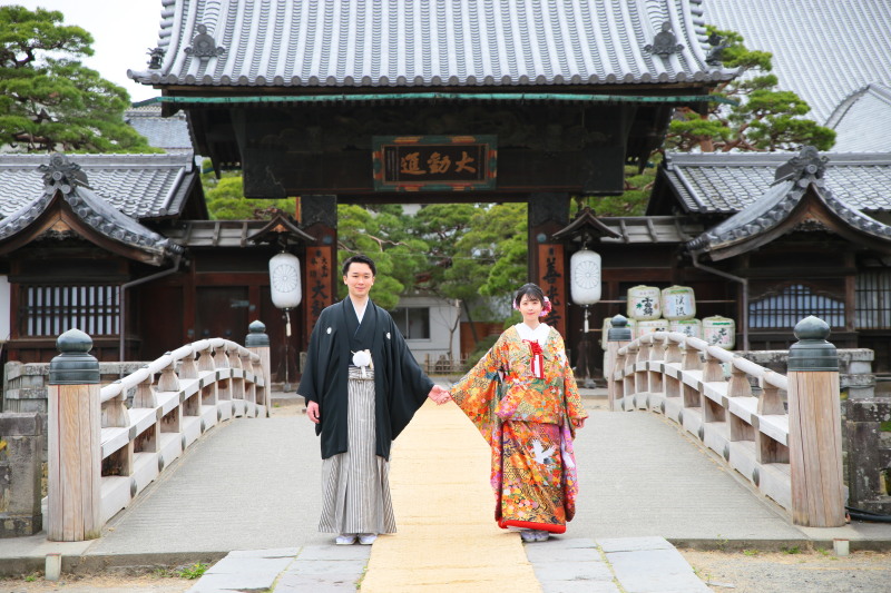 大勧堂へつづく橋