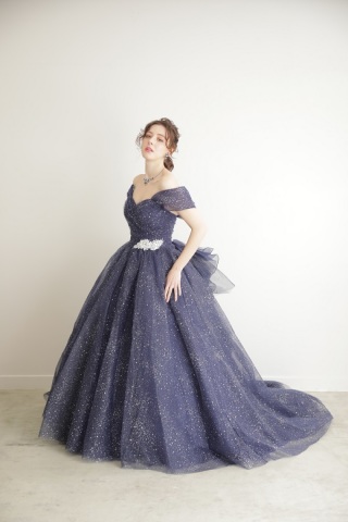 ルーシーネイビー