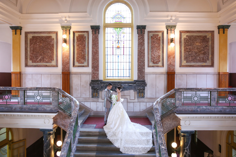 ステンドグラスが圧巻!!