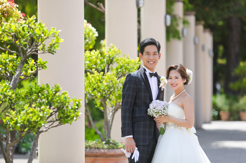 生い茂る緑を背景に♪