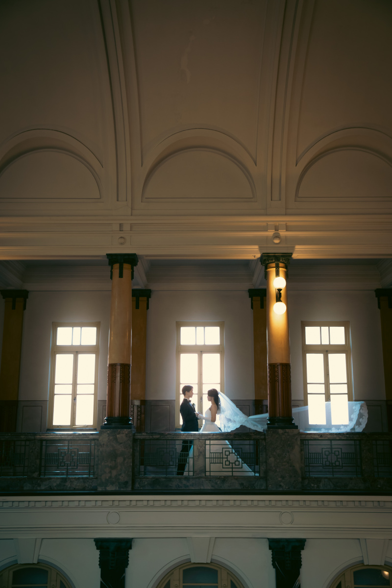 ベールをなびかせて