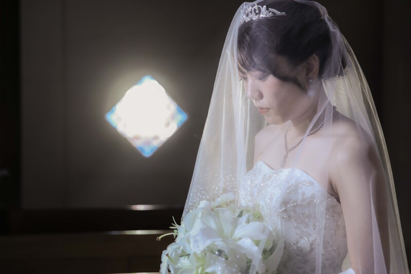 チャペルにてご新婦様ソロショット