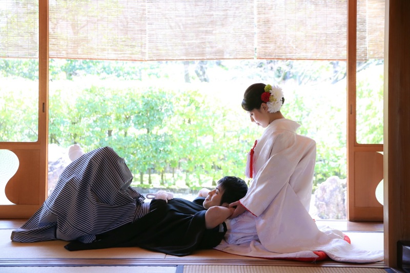 茶室でねころび！