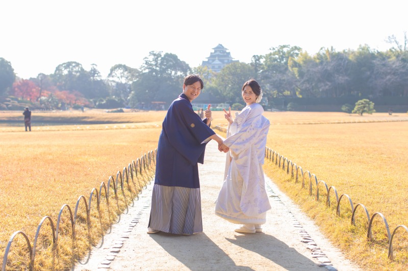 園内を散策しながら