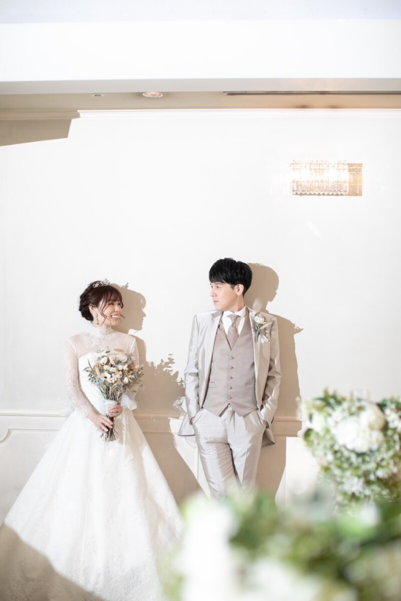 チャペル 上品ウェディングドレスで