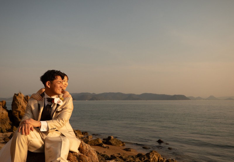 空がオレンジに