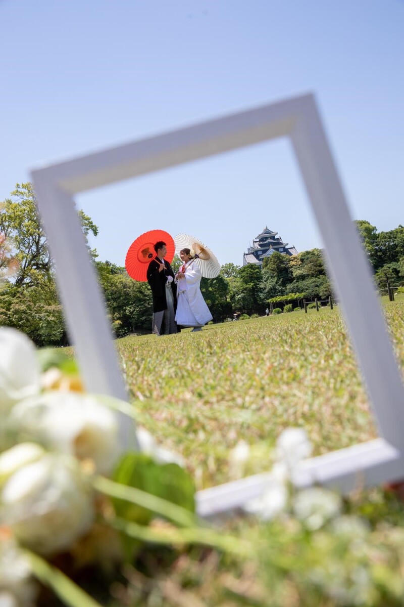 フレームの中のお二人とお城