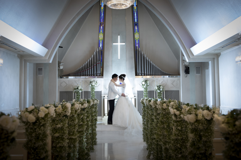 チャペルでの本格ウェディングフォト