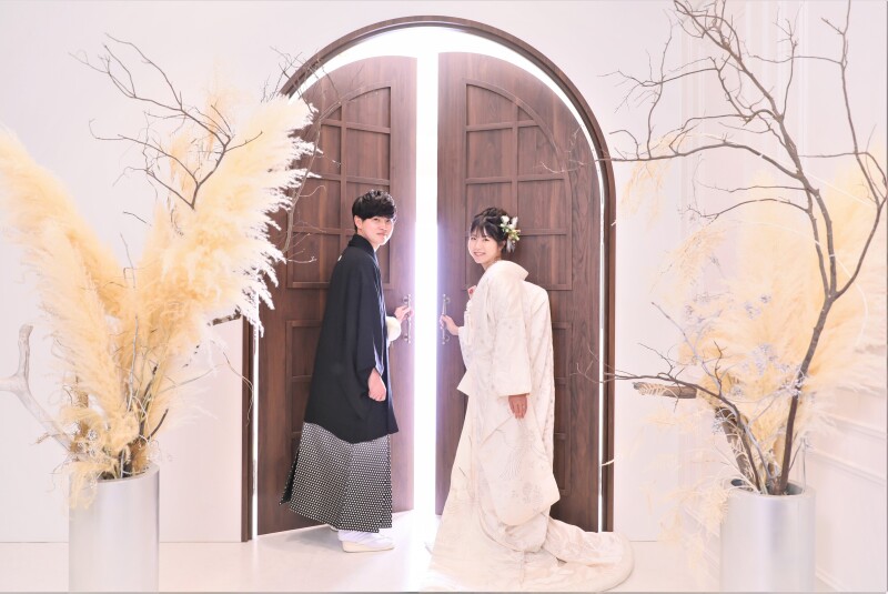 ドアから差し込む光